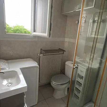 Apartment T2 40m2 A 250 M De La Et De La Place Mediterranee